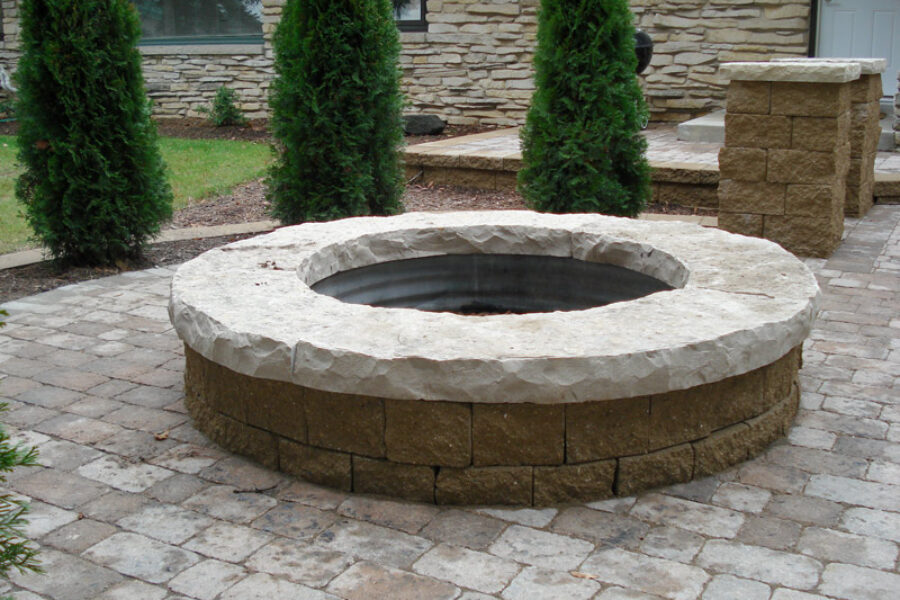 Firepit with Natural Lannon Top