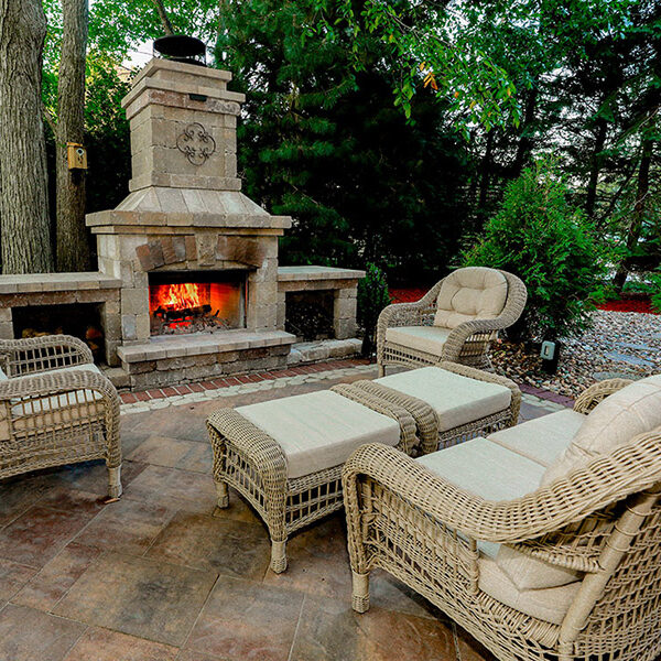 Magnificent Wooded Patio Fire Feature